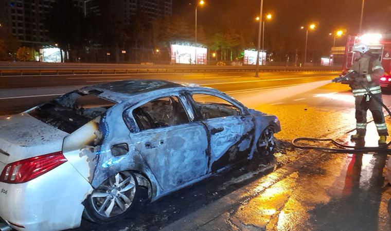 D-100 Karayolu’nda faciadan dönüldü: Otomobil alev alev yandı