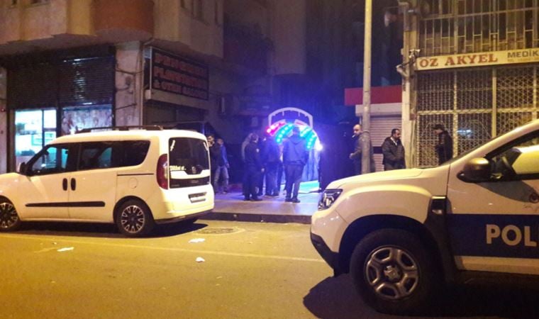 Diyarbakır’da bar çıkışında silahlı saldırıda yaralandı