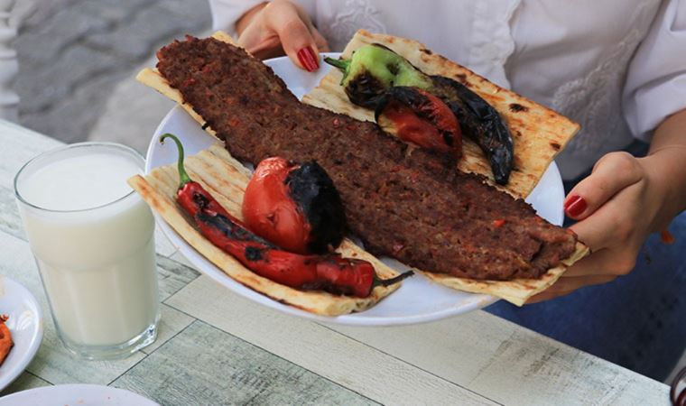 Diyet sürecinde Adana kebap yemek kilo yapmıyor