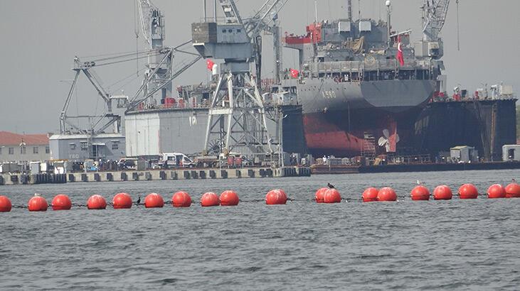 Donanma Komutanlığı’nda bakıma alınan gemiden denize düşen 4 asker kurtarıldı