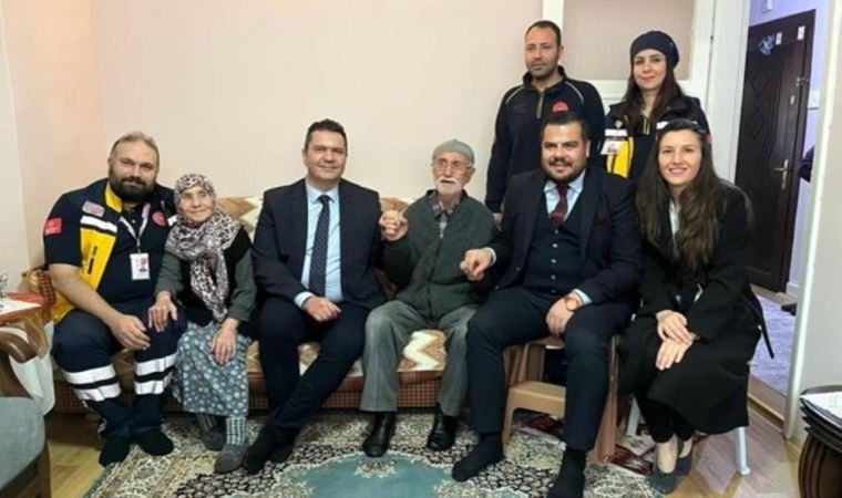 Duran kalbini yeniden çalıştıran 112 Acil Servis ekibini evinde ağırladı