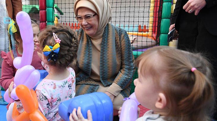 Emine Erdoğan, Ukrayna’dan Türkiye’ye getirilen yetim çocuklarla buluştu