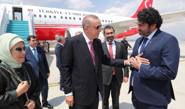 Erdoğan’ı Esenboğa Havalimanı’nda Hakan Taşıyan karşıladı