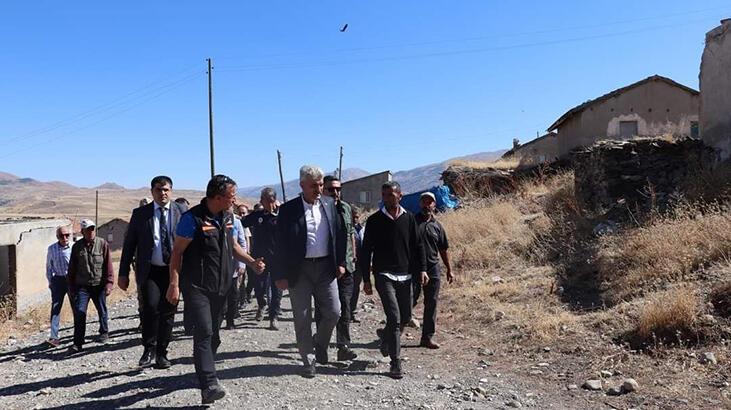 Erzincan Valisi Mehmet Makas deprem bölgesinde incelemelerde bulundu