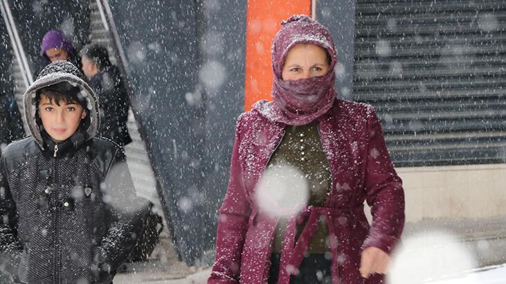 Erzurum ve Van’da kar yağışı! Kar kalınlığı 20 santimetre ulaştı