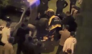 Esenler’de sokak ortasında bacağından vuruldu