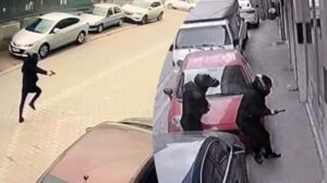 Esenyurt’ta dehşet anları, silahlı çatışma kamerada