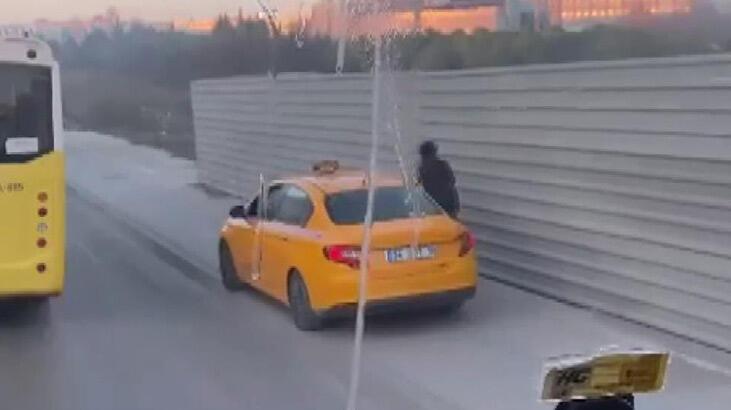 Esenyurt’ta taksici kaldırımdaki skuterli kadına çarptı