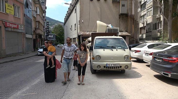 Ev sahibinin oğlu kız kaçırınca 3 çocukla sokakta kaldılar
