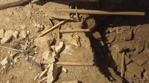 Evde kaçak kazı yapan 4 şüpheli yakalandı