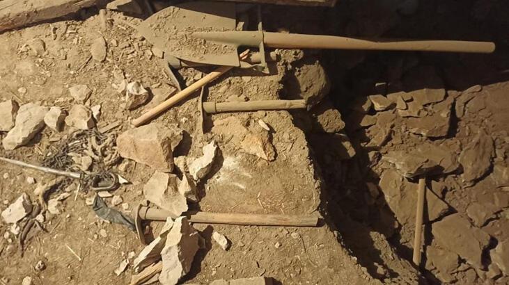 Evde kaçak kazı yapan 4 şüpheli yakalandı