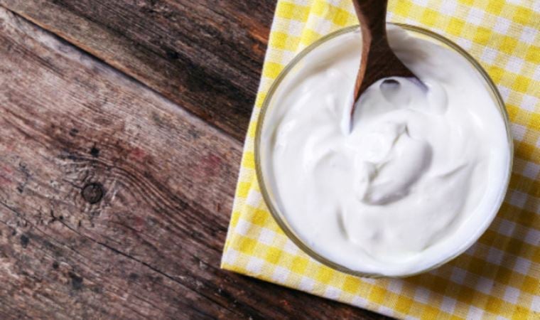 Evde kolay yoğurt yapmanın sırrı. Bir daha hazır yoğurt almayacaksınız.