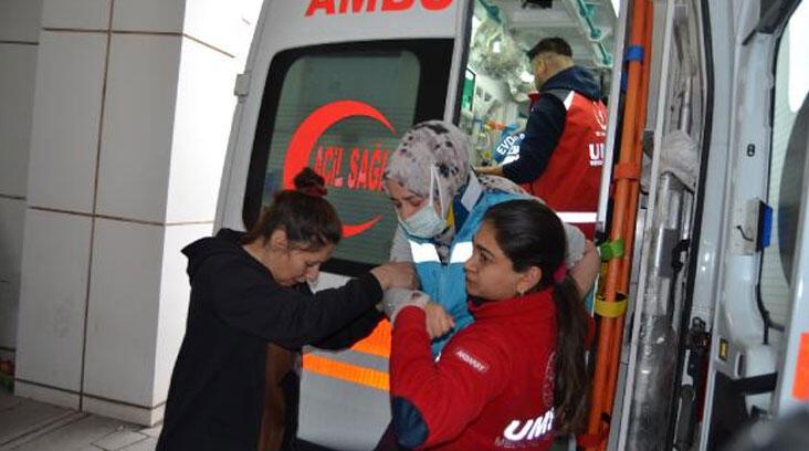 Evde sağlık görevlileri, hastaya giderken kaza yaptı: 3 yaralı