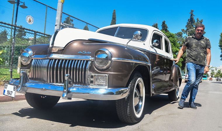 ‘Evladı gibi’ gördüğü 75 yaşındaki otomobilini, 2 eve değişmedi