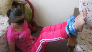 ‘Falaka’ davasında şikayetçi olmayan eş: Fantezi amacıyla falakaya yatırdı