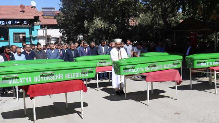 Feci kazada ölen 6 kişilik aile defnedildi