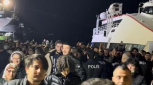 Feribotu kaçırınca ortalığı ayağa kaldırdı! Yaptığı ‘pes’ dedirtti!