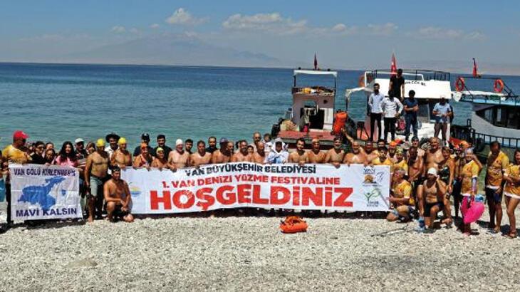 Festivalde Van Gölü’nden Bitlis’e yüzdüler