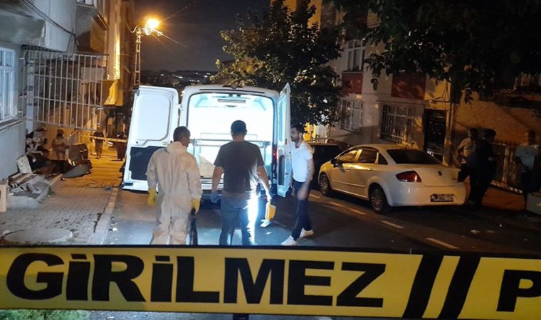 Gaziosmanpaşa’da ağır kokular gelen binada erkek cesedi bulundu