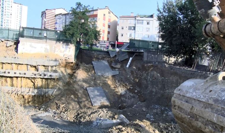 Gaziosmanpaşa’da hafriyat çalışması sırasında yol çöktü