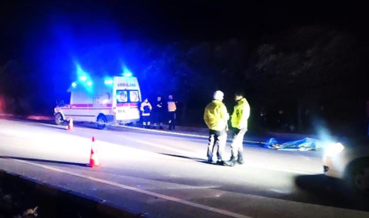 Gediz’de feci kaza: Otomobilin çarptığı kadın öldü