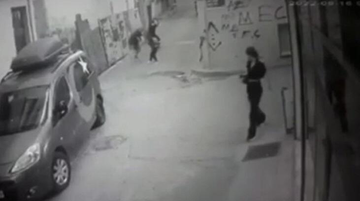 Gemi kaptanına kızının gözü önünde silahlı saldırı!