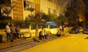 Güngören’de 4 katlı binada çatlaklar oluştu, 2 bina güvenlik gerekçesiyle tahliye edildi