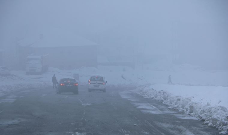 Hakkari’de kar nedeniyle 115 yerleşim yeri ulaşıma kapandı