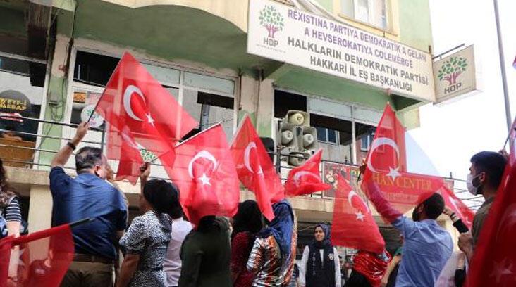 Hakkari’deki evlat eyleminde HDP binasından çalınan müziğe tepki