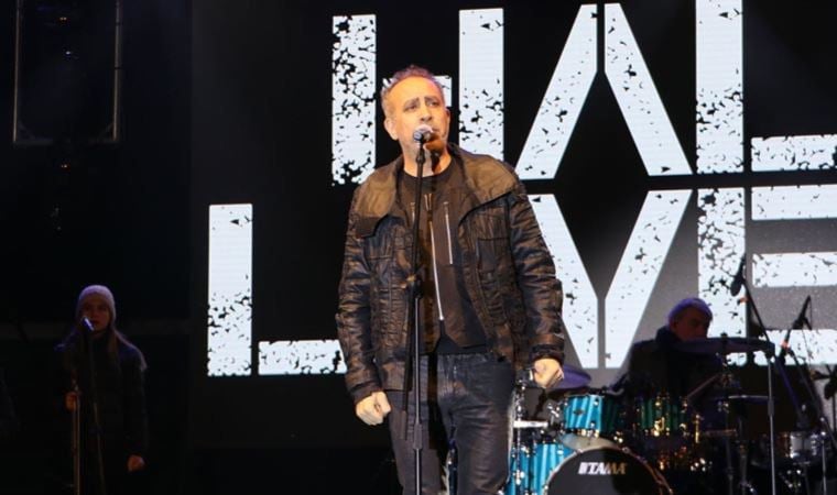 Haluk Levent’e sahnede sürpriz doğum günü kutlaması