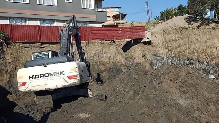 Hatay’da toprak kayması nedeniyle apartman boşaltıldı