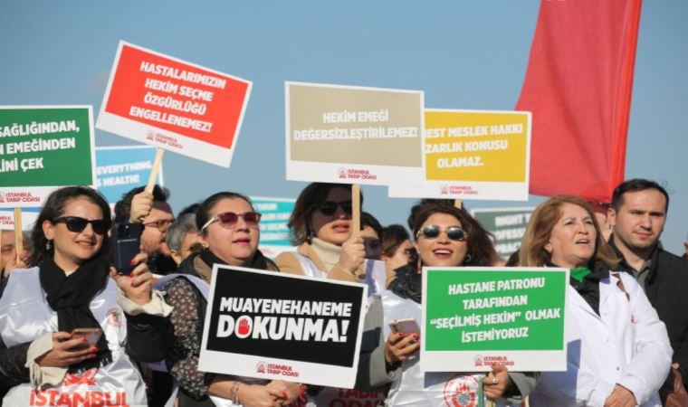 Hekimler ‘Özel Hastaneler Yönetmeliği’ni protesto etti: ‘Patron sağlık bakanı istemiyoruz’