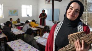 Hem öğretmen hem hademe! ‘Dağın başı da olsa gitmeye razıyım’