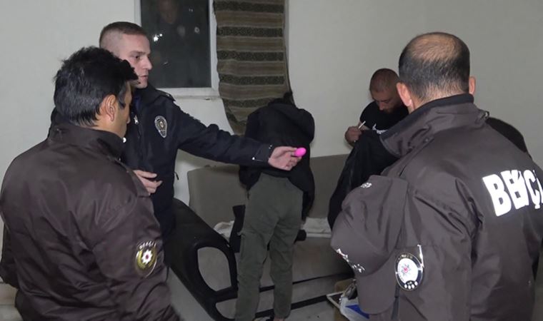 Hırsızlık ihbarına gittiler: Sürpriz yumurtadan ‘metamfetamin’ çıktı