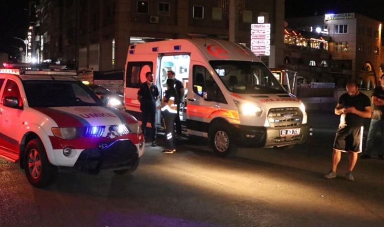 İçinde sanatçıların da olduğu otelde yangın