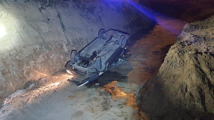 İnşaat alanına düşen otomobilin sürücüsü yaralandı