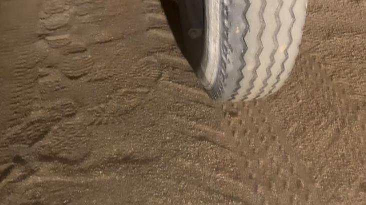 Jandarma 7 kilometre lastik izi sürdü! Gece yarısı küreklerle tarlayı kazdı