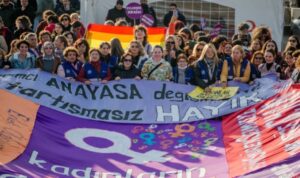 Kadınlar Kadıköy’de 2023 beklentilerini sıraladı: ‘Şiddetsiz, özgür bir hayat’