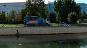 ‘Kağıthane Deresi kirletildi’ tartışması! Aynı araç yine geldi, tutanak tutuldu