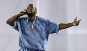 Kanye West’ten skandal ifade ‘Hitler’i beğeniyorum’
