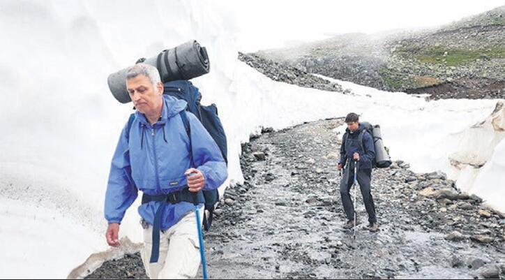 Karadeniz’in 2530 km’sini yürüyerek aştı