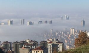 Kartal ve Pendik’te gökdelenler ‘sisten’ kayboldu