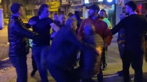 Kazanın ardından tekmeli yumruklu kavga!