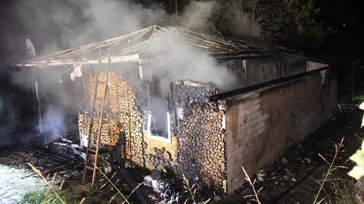 Kocaeli’de korku dolu dakikalar! Prefabrik ev alev alev yandı