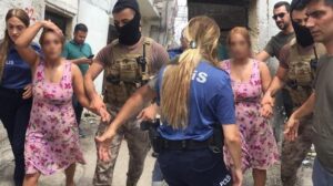 Komşusuna dehşeti yaşattı! Önce evi sonra kendini yakmak istedi