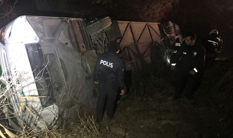 Konya’da korkunç kaza… Yolcu otobüsü devrildi: 15 yaralı