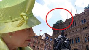 Kraliçe’den geleceğe mektup! Fanusta saklanıyor, 2085 yılında açılacak