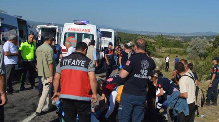 Kütahya’da işçileri taşıyan otobüs devrildi: 11 yaralı