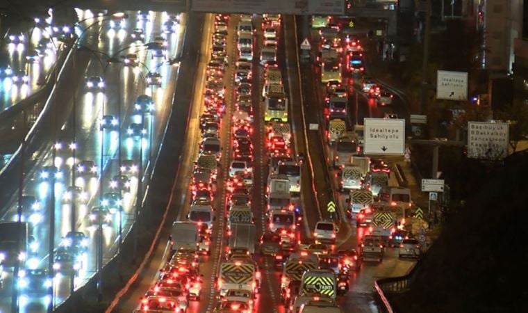 Maltepe D-100 Karayolu’nda ‘altyapı çalışması’ yoğunluğu