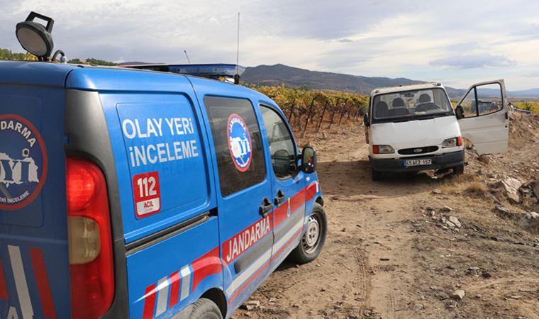 Manisa’da kamyonette erkek cesedi bulundu